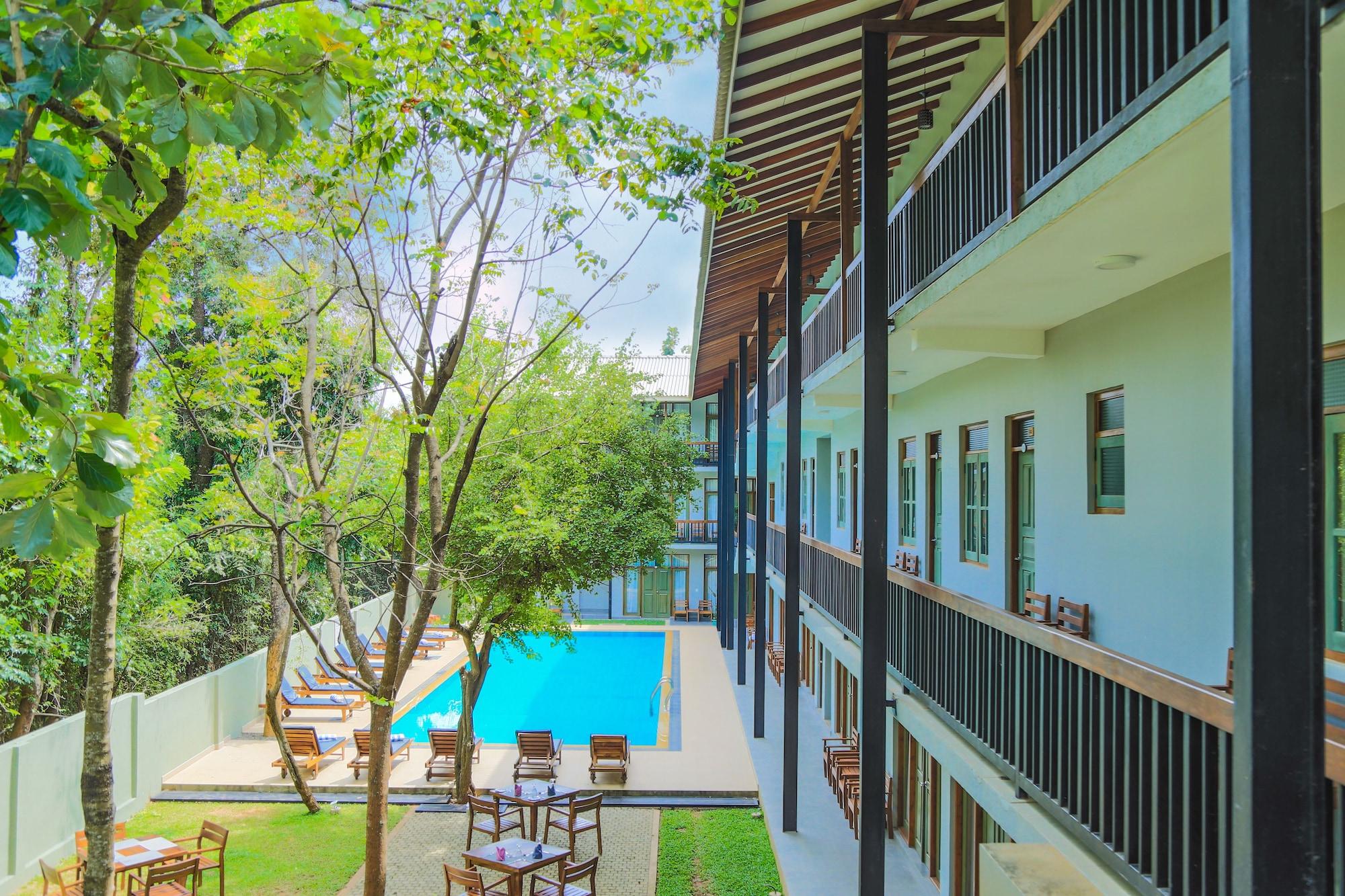 Fresco Water Villa Сигирия Екстериор снимка