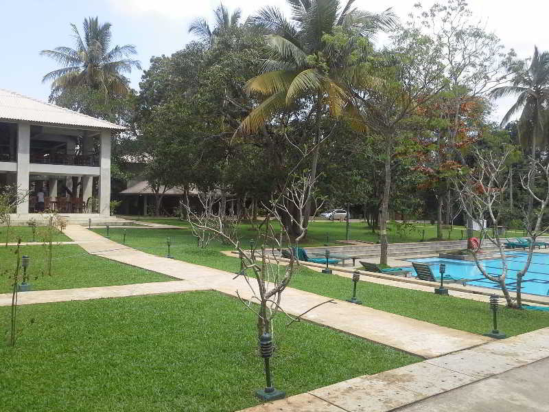 Fresco Water Villa Сигирия Екстериор снимка