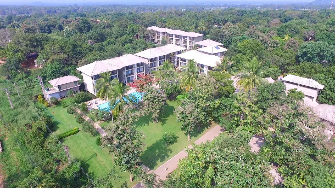 Fresco Water Villa Сигирия Екстериор снимка